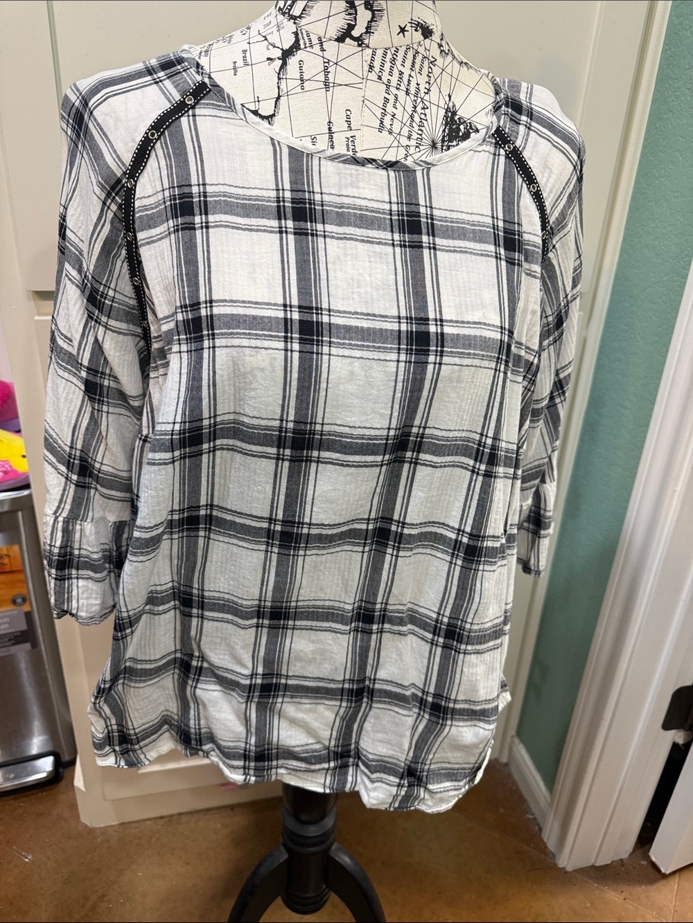 Women's Black & White Plaid Tunic Top